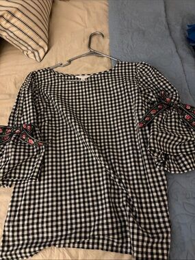 Gingham Puff Sleeve top with Floral Trim - Black/White